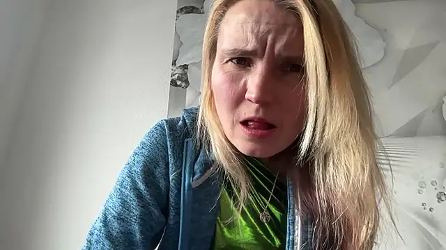 s-te-fan-i's cam snapshot