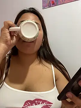 _BellaHotty_'s cam snapshot