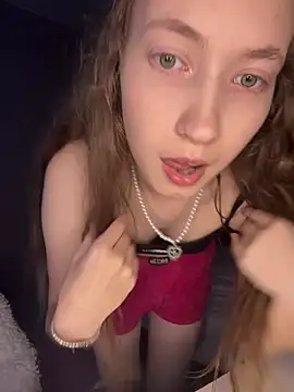 Holy_Poly's cam snapshot