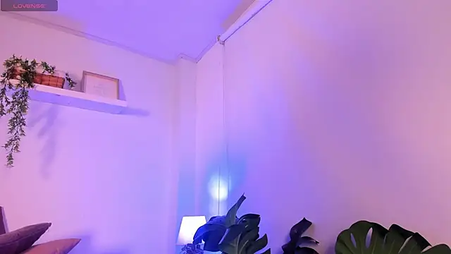 Nicolle_Evanss_'s cam snapshot