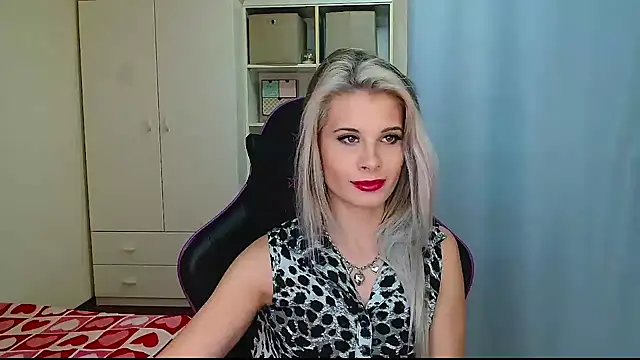 KristineGlow's cam snapshot