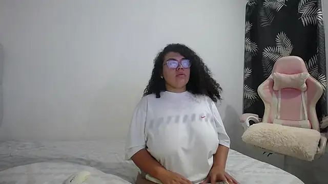 mabigomez00's cam snapshot