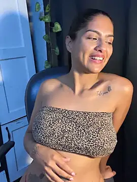 chicachocolate01's cam snapshot