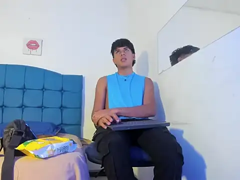 Valentino_Lane live sex cam