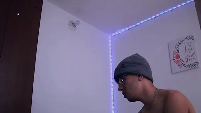 black_men9's cam snapshot