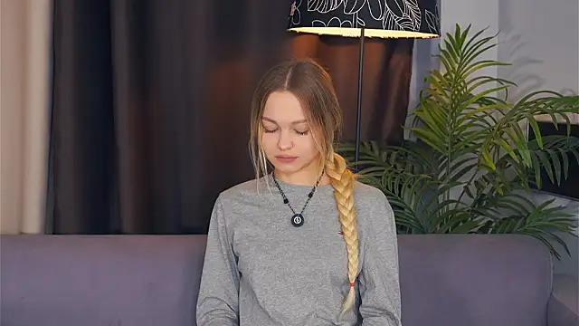 MitzieKeizer's cam snapshot