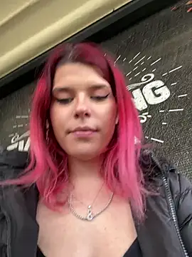 RiriRoseey live sex cam