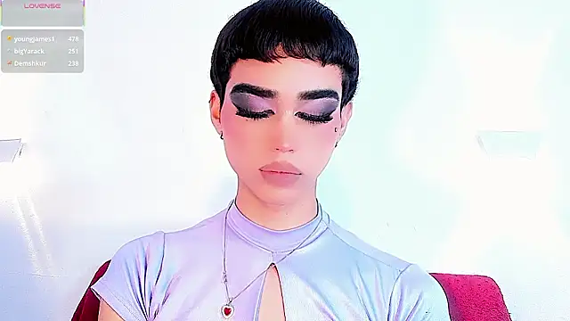 Miss-Saraii live sex cam