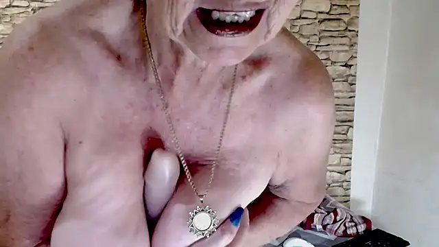 LuciousGrace's cam snapshot