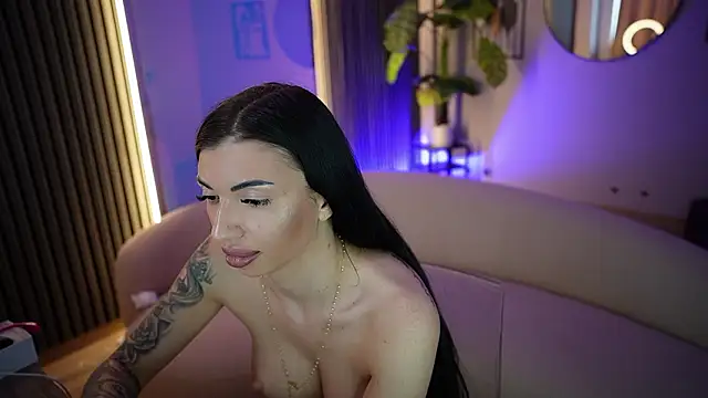 KaylaLuxx_'s cam snapshot