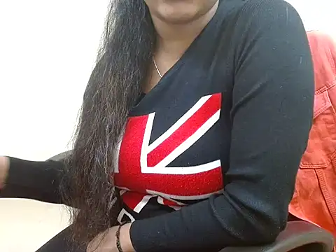 LovingPihu's cam snapshot