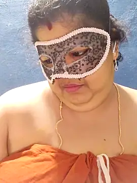 tamilthanushri live sex cam