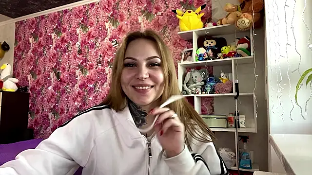 TraciBallena's cam snapshot