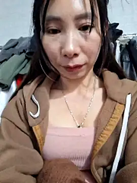 Adela-222's cam snapshot