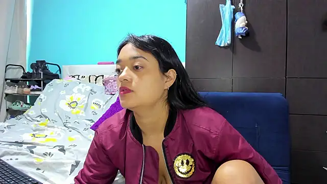 LazyandSniffer28's cam snapshot