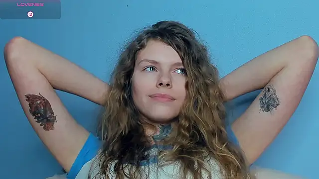 RayaNenlia's cam snapshot