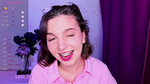 KindHazelHere_'s cam snapshot