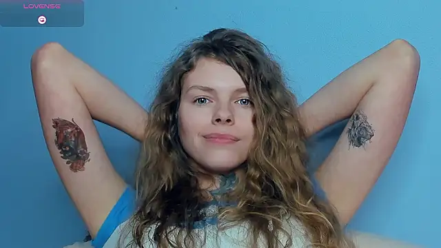 RayaNenlia's cam snapshot