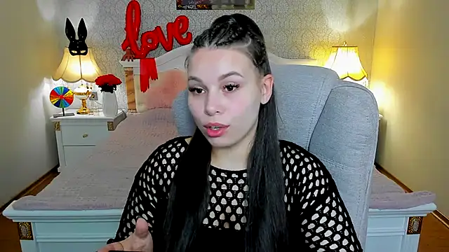 OmniaSher's cam snapshot