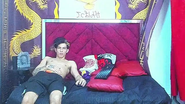 Pride_couple's cam snapshot