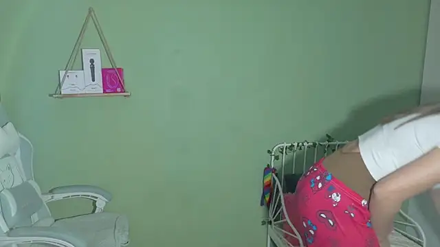 Emerald_Sparkles_'s cam snapshot