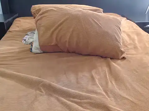 XHotJuicyBootyXX live sex cam