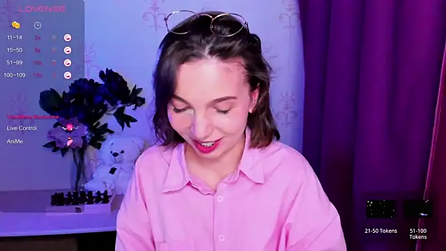 KindHazelHere_'s cam snapshot