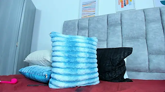 TiffanyFox1 live sex cam