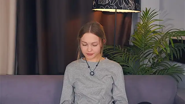 MitzieKeizer's cam snapshot