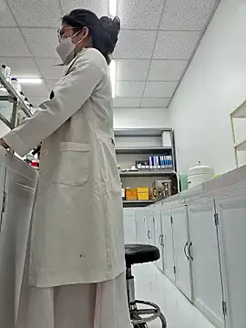 HinaLovely live sex cam