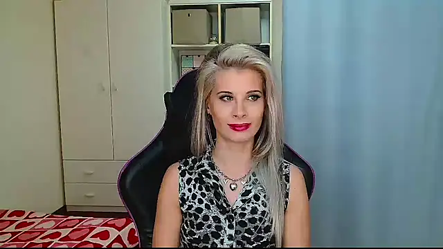 KristineGlow's cam snapshot