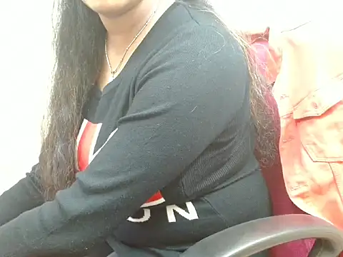 LovingPihu's cam snapshot