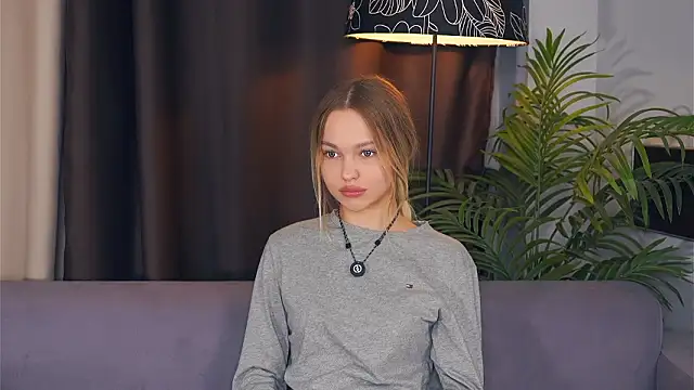 MitzieKeizer's cam snapshot