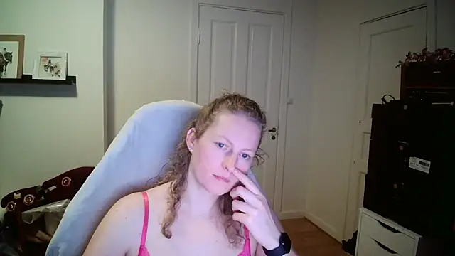 Girlnina-1995's cam snapshot