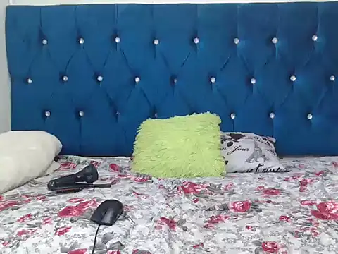 SexyDarkLadyXxx live sex cam