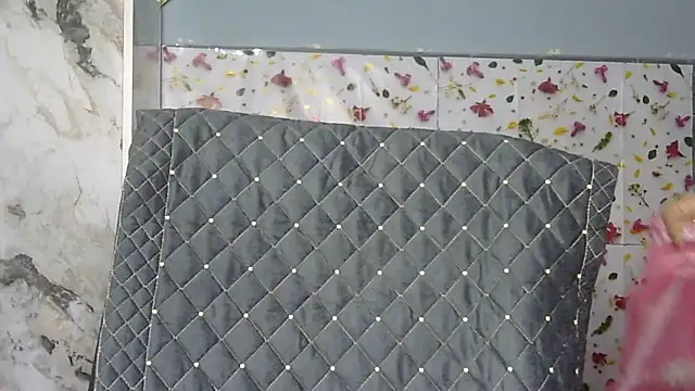 Naughty-Riya's cam snapshot