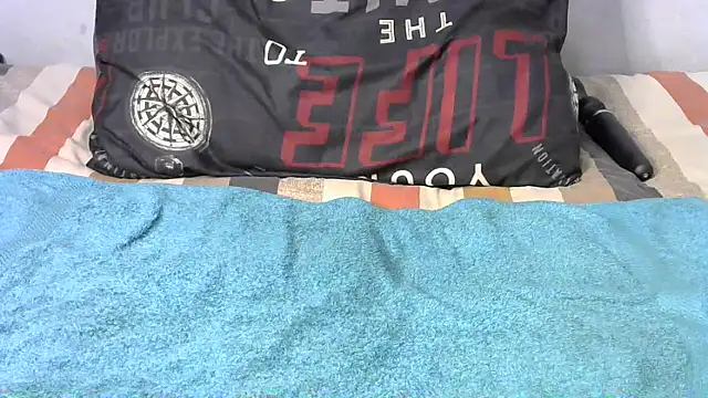 shy-lillyX22's cam snapshot