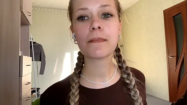 ZaidaSchwarten's cam snapshot