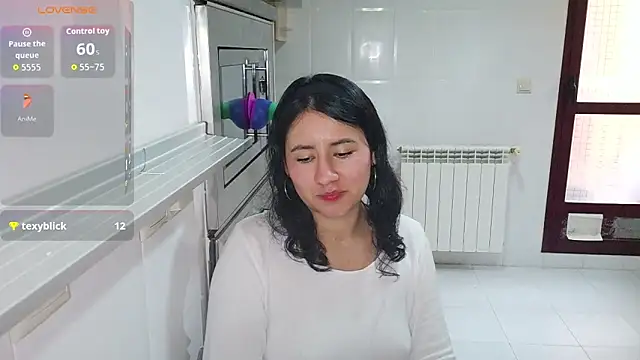 Megan_hotwife_'s cam snapshot