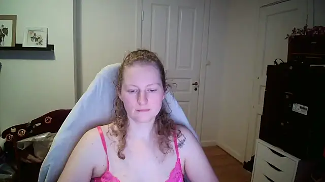 Girlnina-1995's cam snapshot