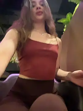 KristiRich live sex cam