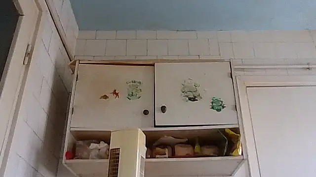 mariusica1@xh live sex cam