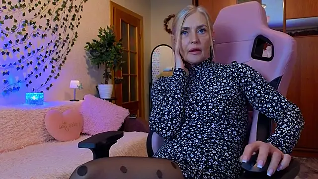 amelia_blondy's cam snapshot