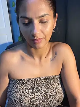 chicachocolate01 live sex cam