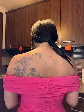 Hotmomcheckk_'s cam snapshot