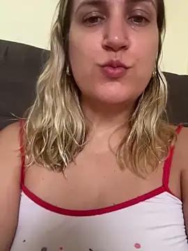 Bia_sexynovaes live sex cam