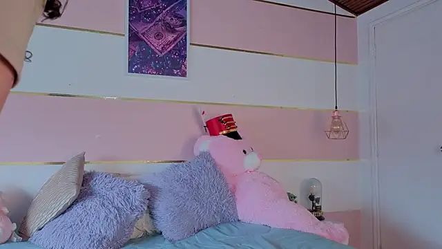 Charlotte__Miller's cam snapshot