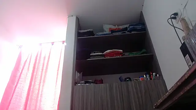 nicolle_milf1978's cam snapshot