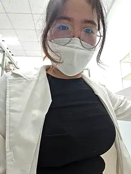 HinaLovely live sex cam