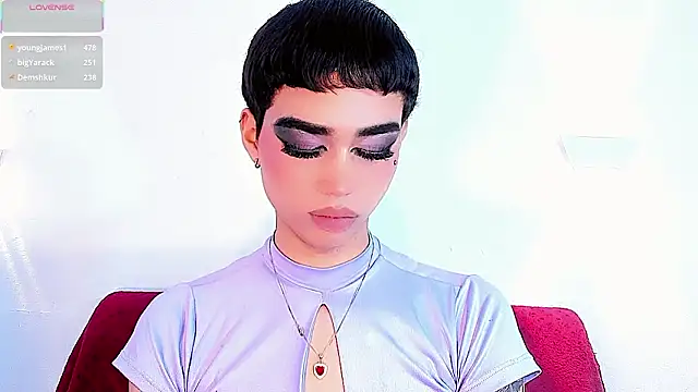 Miss-Saraii live sex cam